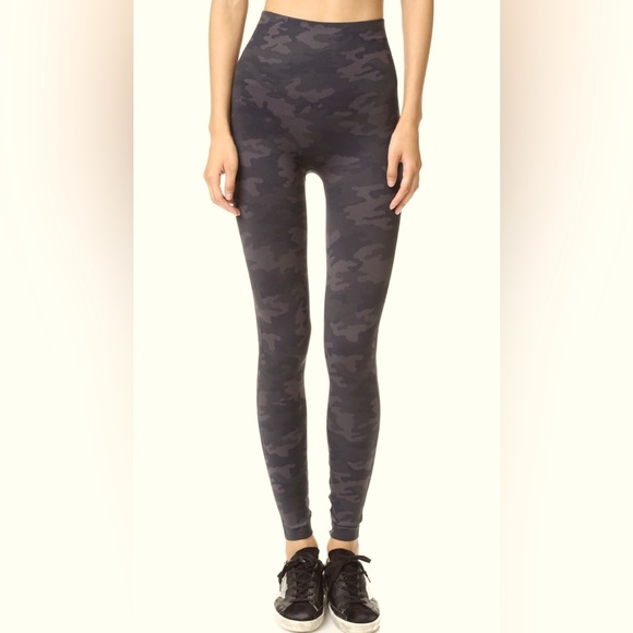 SPANX Black/ Gray Camo Leggings Size M - Picture 1 of 8